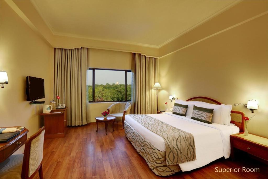 هتل کلارکز شیراز هند